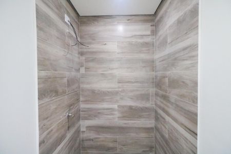 Casa à venda com 140m², 3 quartos e 2 vagas Casa à venda com 140m², 3 quartos e 2 vagasBanheiro da Suíte