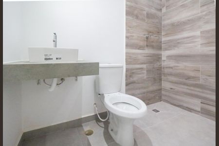 Casa à venda com 140m², 3 quartos e 2 vagas Casa à venda com 140m², 3 quartos e 2 vagasBanheiro da Suíte