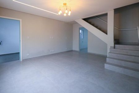 Casa à venda com 140m², 3 quartos e 2 vagas Casa à venda com 140m², 3 quartos e 2 vagasSala