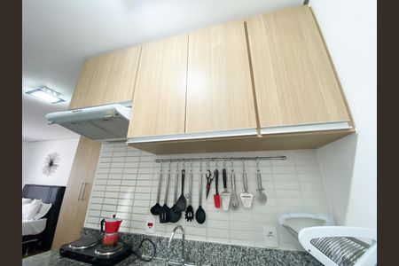 Cozinha de kitnet/studio para alugar com 1 quarto, 28m² em Bela Vista, São Paulo