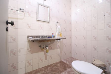 Casa à venda com 200m², 4 quartos e 4 vagasBanheiro da Suíte 1