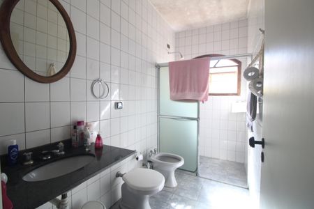 Casa à venda com 200m², 4 quartos e 4 vagasBanheiro da Suíte 2