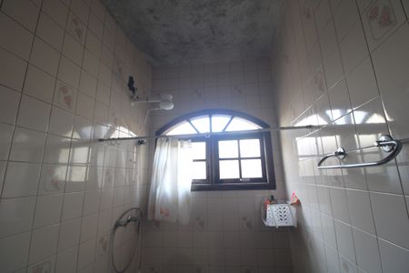 Casa à venda com 200m², 4 quartos e 4 vagasBanheiro da Suíte 2