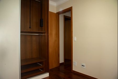 Apartamento à venda com 95m², 3 quartos e 2 vagasQuarto 2