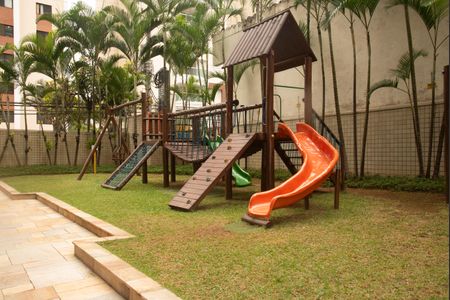 Apartamento à venda com 95m², 3 quartos e 2 vagasÁrea comum - Playground