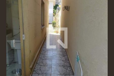 Casa para alugar com 117m², 3 quartos e 2 vagasCorredor