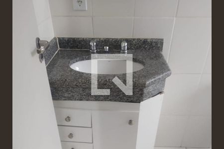 Casa para alugar com 117m², 3 quartos e 2 vagasBanheiro 