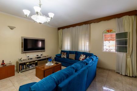 Casa à venda com 200m², 3 quartos e 4 vagas Casa à venda com 200m², 3 quartos e 4 vagasSala