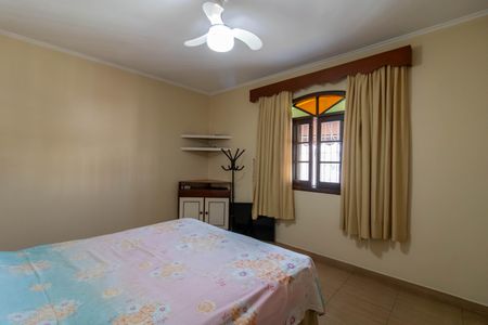 Casa à venda com 200m², 3 quartos e 4 vagas Casa à venda com 200m², 3 quartos e 4 vagasSuíte