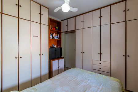 Casa à venda com 200m², 3 quartos e 4 vagas Casa à venda com 200m², 3 quartos e 4 vagasQuarto 2