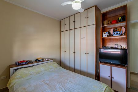 Casa à venda com 200m², 3 quartos e 4 vagas Casa à venda com 200m², 3 quartos e 4 vagasQuarto 2