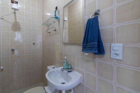 Casa à venda com 200m², 3 quartos e 4 vagas Casa à venda com 200m², 3 quartos e 4 vagasBanheiro de Serviço