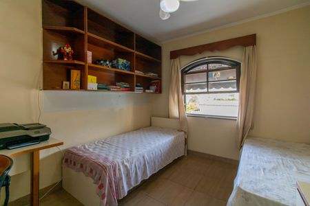 Casa à venda com 200m², 3 quartos e 4 vagas Casa à venda com 200m², 3 quartos e 4 vagasQuarto 3