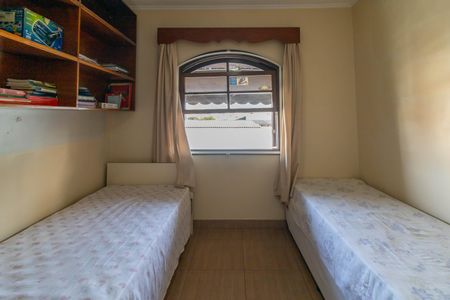 Casa à venda com 200m², 3 quartos e 4 vagas Casa à venda com 200m², 3 quartos e 4 vagasQuarto 3