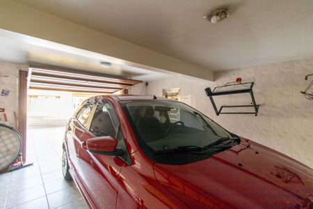 Casa à venda com 200m², 3 quartos e 4 vagas Casa à venda com 200m², 3 quartos e 4 vagasGaragem