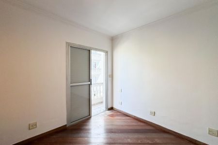 Apartamento à venda com 103m², 3 quartos e 2 vagas Apartamento à venda com 103m², 3 quartos e 2 vagasSuíte