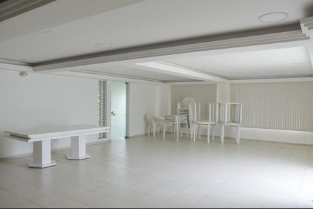 Apartamento à venda com 103m², 3 quartos e 2 vagas Apartamento à venda com 103m², 3 quartos e 2 vagasÁrea comum - Salão de festas