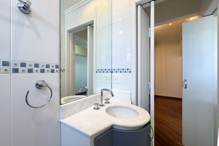 Apartamento à venda com 103m², 3 quartos e 2 vagasBanheiro Social