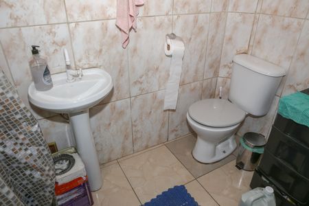Casa para alugar com 125m², 2 quartos e 1 vaga Casa para alugar com 125m², 2 quartos e 1 vagaBanheiro