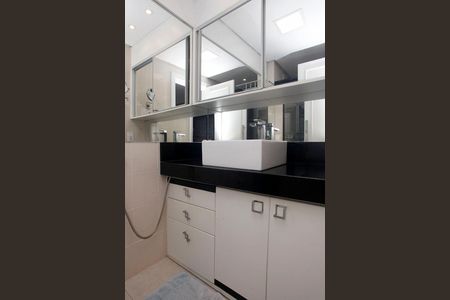 Apartamento à venda com 110m², 2 quartos e 1 vagaBanheiro da Suíte