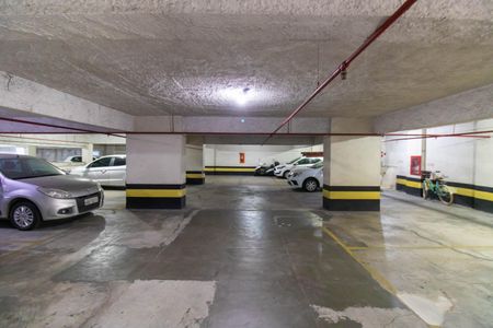 Apartamento à venda com 128m², 2 quartos e 1 vaga Apartamento à venda com 128m², 2 quartos e 1 vagaGaragem