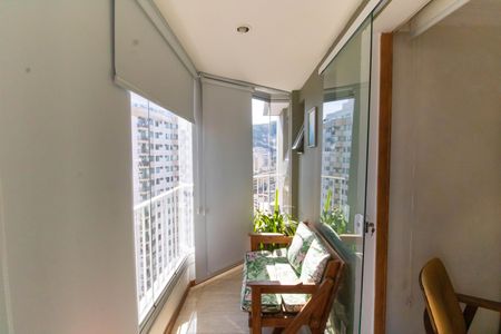 Apartamento à venda com 128m², 2 quartos e 1 vaga Apartamento à venda com 128m², 2 quartos e 1 vagaVaranda da Sala