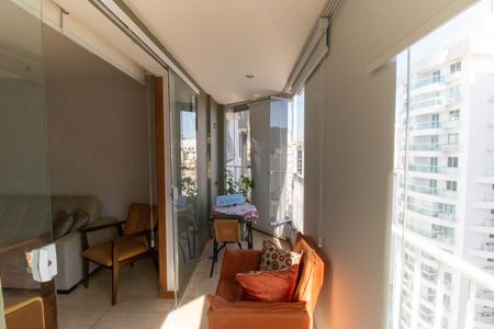 Apartamento à venda com 128m², 2 quartos e 1 vaga Apartamento à venda com 128m², 2 quartos e 1 vagaVaranda da Sala