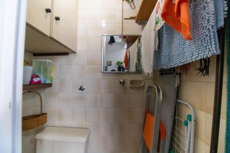 Apartamento à venda com 128m², 2 quartos e 1 vaga Apartamento à venda com 128m², 2 quartos e 1 vagaBanheiro de serviço