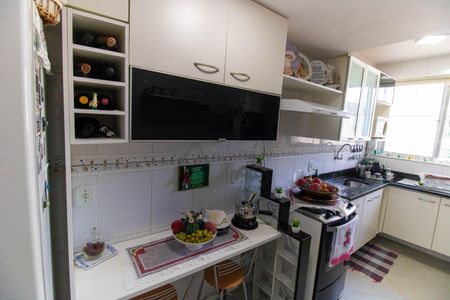 Apartamento à venda com 128m², 2 quartos e 1 vaga Apartamento à venda com 128m², 2 quartos e 1 vagaCozinha