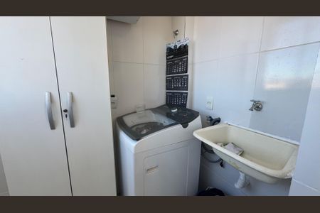 Apartamento à venda com 120m², 2 quartos e 2 vagas Apartamento à venda com 120m², 2 quartos e 2 vagasLavanderia