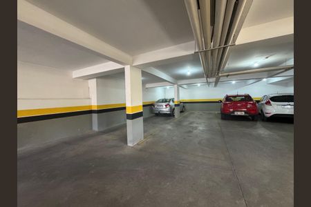 Apartamento à venda com 120m², 2 quartos e 2 vagas Apartamento à venda com 120m², 2 quartos e 2 vagasGaragem