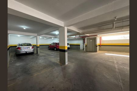 Apartamento à venda com 120m², 2 quartos e 2 vagas Apartamento à venda com 120m², 2 quartos e 2 vagasGaragem