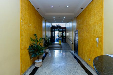 Apartamento à venda com 115m², 2 quartos e 2 vagas Apartamento à venda com 115m², 2 quartos e 2 vagasHall social