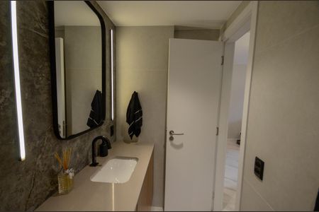 Apartamento à venda com 105m², 3 quartos e 2 vagasBanheiro Social