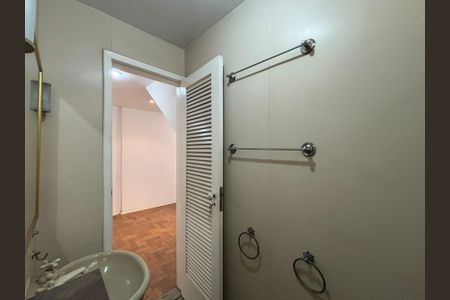 Apartamento à venda com 285m², 4 quartos e 3 vagasBanheiro da Suíte 3