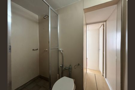 Apartamento à venda com 285m², 4 quartos e 3 vagasBanheiro da Suíte 1