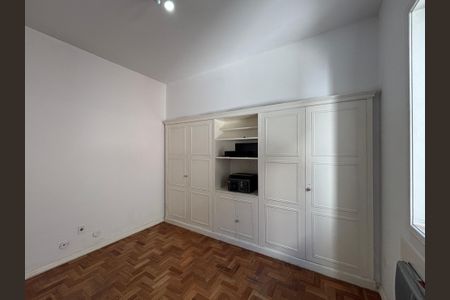 Apartamento à venda com 285m², 4 quartos e 3 vagasQuarto