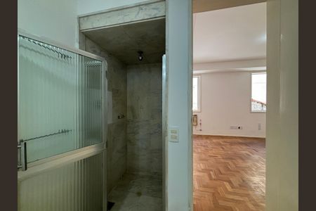 Apartamento à venda com 285m², 4 quartos e 3 vagasBanheiro da Suíte 2