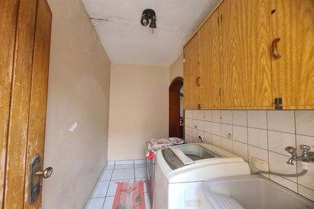 Casa de condomínio à venda com 180m², 3 quartos e 2 vagas Casa de condomínio à venda com 180m², 3 quartos e 2 vagasÁrea de Serviço
