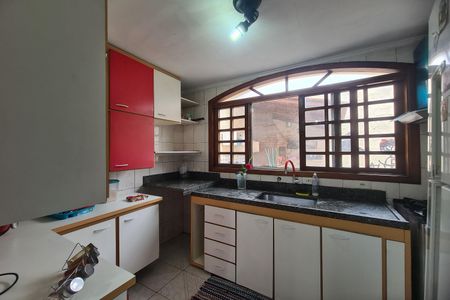 Casa de condomínio à venda com 180m², 3 quartos e 2 vagas Casa de condomínio à venda com 180m², 3 quartos e 2 vagasCozinha