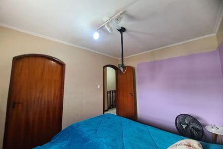 Casa de condomínio à venda com 180m², 3 quartos e 2 vagas Casa de condomínio à venda com 180m², 3 quartos e 2 vagasQuarto 1
