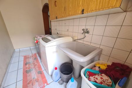 Casa de condomínio à venda com 180m², 3 quartos e 2 vagas Casa de condomínio à venda com 180m², 3 quartos e 2 vagasÁrea de Serviço