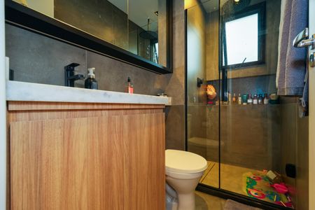 Apartamento à venda com 93m², 2 quartos e 2 vagasBanheiro da Suíte 1