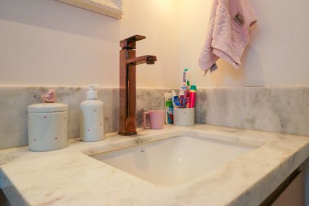 Apartamento à venda com 93m², 2 quartos e 2 vagasBanheiro da Suíte 2