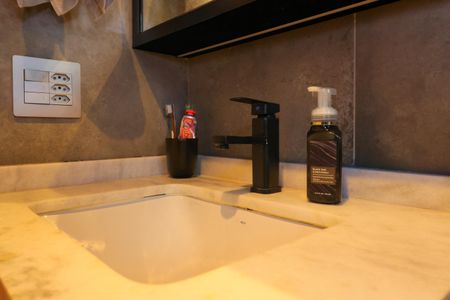 Apartamento à venda com 93m², 2 quartos e 2 vagasBanheiro da Suíte 1