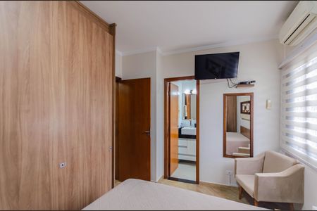 Casa à venda com 100m², 3 quartos e 2 vagas Casa à venda com 100m², 3 quartos e 2 vagasSuíte