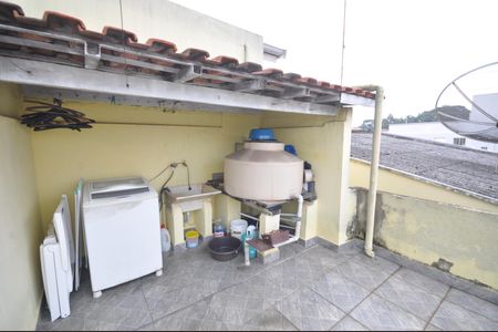 Casa à venda com 123m², 4 quartos e 1 vagaÁrea de Serviço 2