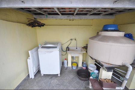 Casa à venda com 123m², 4 quartos e 1 vagaÁrea de Serviço 2