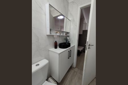 Apartamento à venda com 57m², 2 quartos e sem vaga Apartamento à venda com 57m², 2 quartos e sem vagaBanheiro