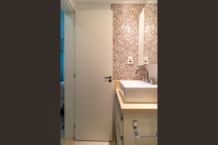 Apartamento à venda com 65m², 2 quartos e 2 vagasBanheiro da Suíte